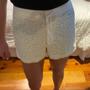 Cream detailed/crochet shorts